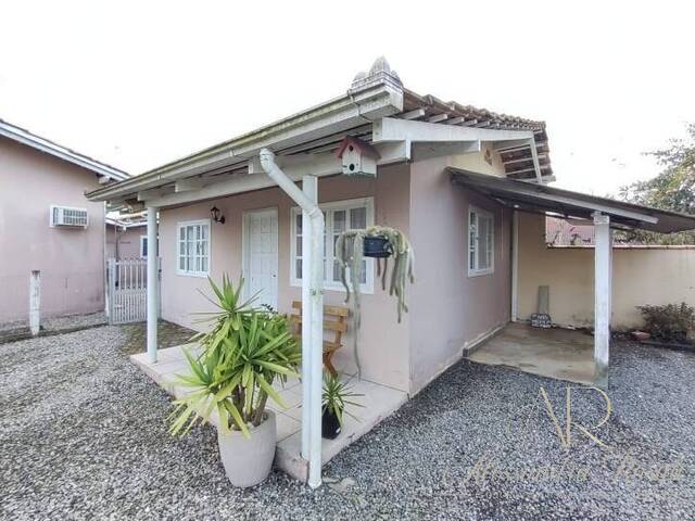Casa para Venda em Balneário Barra do Sul - 2