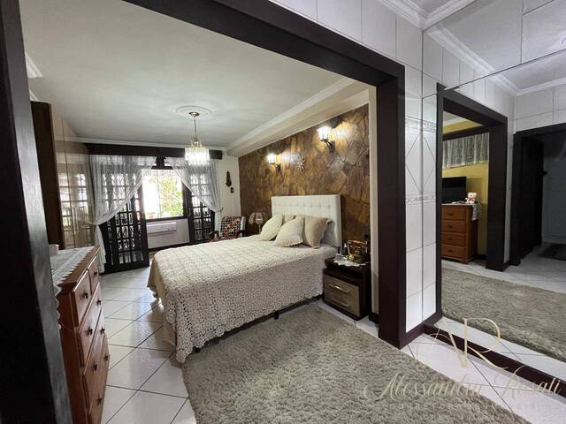 Casa para Venda em Joinville - 3
