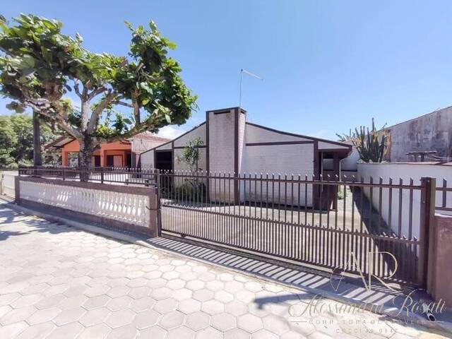 #0011 - Casa para Venda em Balneário Barra do Sul - SC