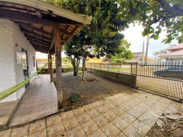 Casa para Venda em Balneário Barra do Sul - 2